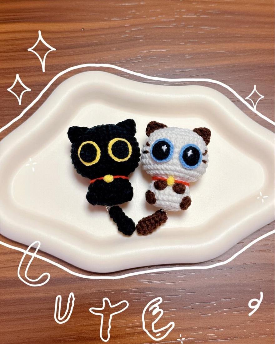 Tiny Crochet Cat Amigurumi Keychain, Miniature Stuffed Animal Cat Plush, Personalized Gift for Cat Lovers, Handmade Small Cat Toy Bag Charm Crochet Kit | Pattern + Yarn |