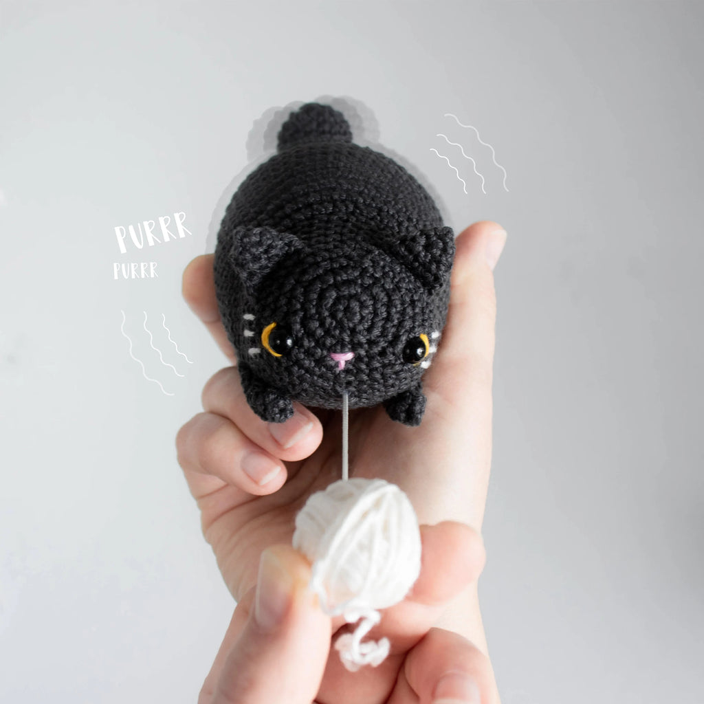 Handmade Crochet Purring Cat- Vibrating Sensory Toy, moving interaktive baby motoric playtime