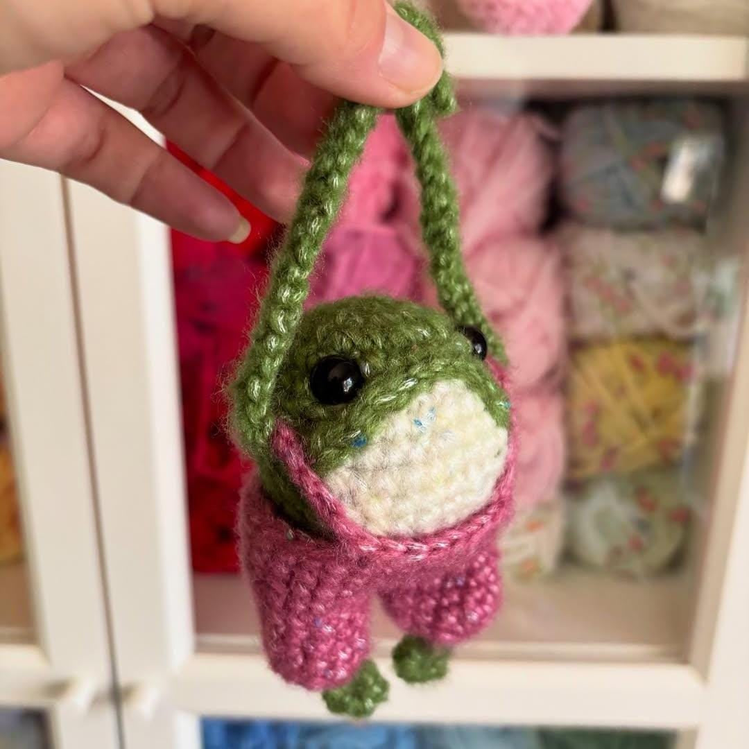Crochet Frog Keychain in Blue Overalls, Frog Bag Charm, Handmade Frog Lover Gift, Kawaii Stuffed Animal Keyring, Toad Plushie