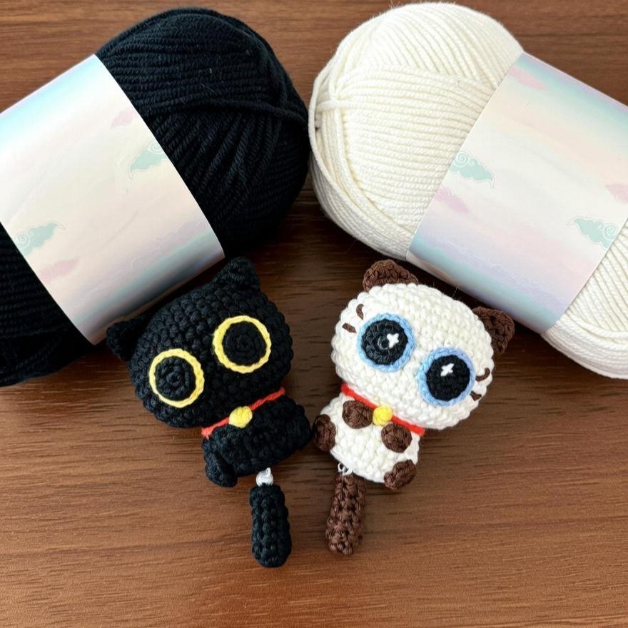 Cat Amigurumi Keychain Bag Charm Crochet Kit