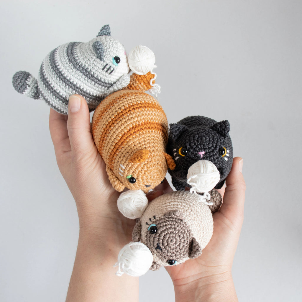 Handmade Crochet Purring Cat- Vibrating Sensory Toy, moving interaktive baby motoric playtime