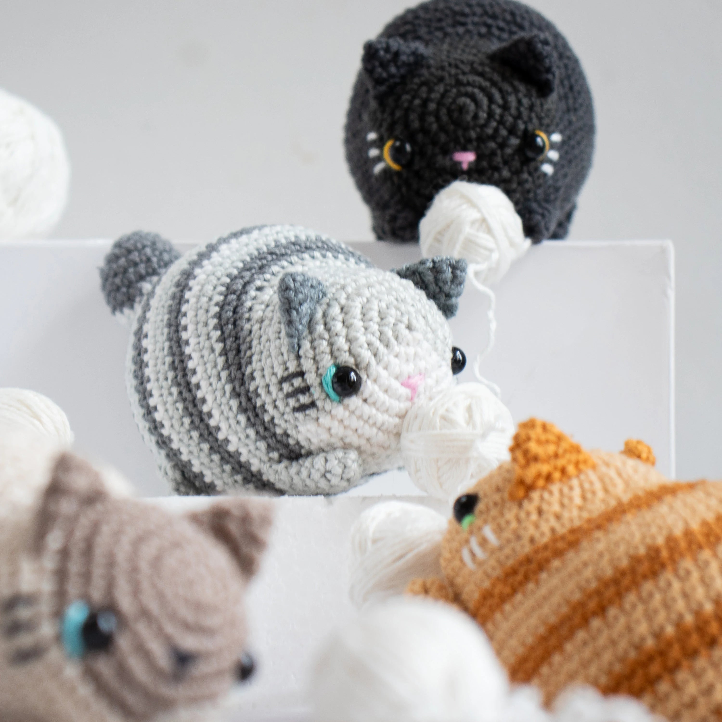 Handmade Crochet Purring Cat- Vibrating Sensory Toy, moving interaktive baby motoric playtime