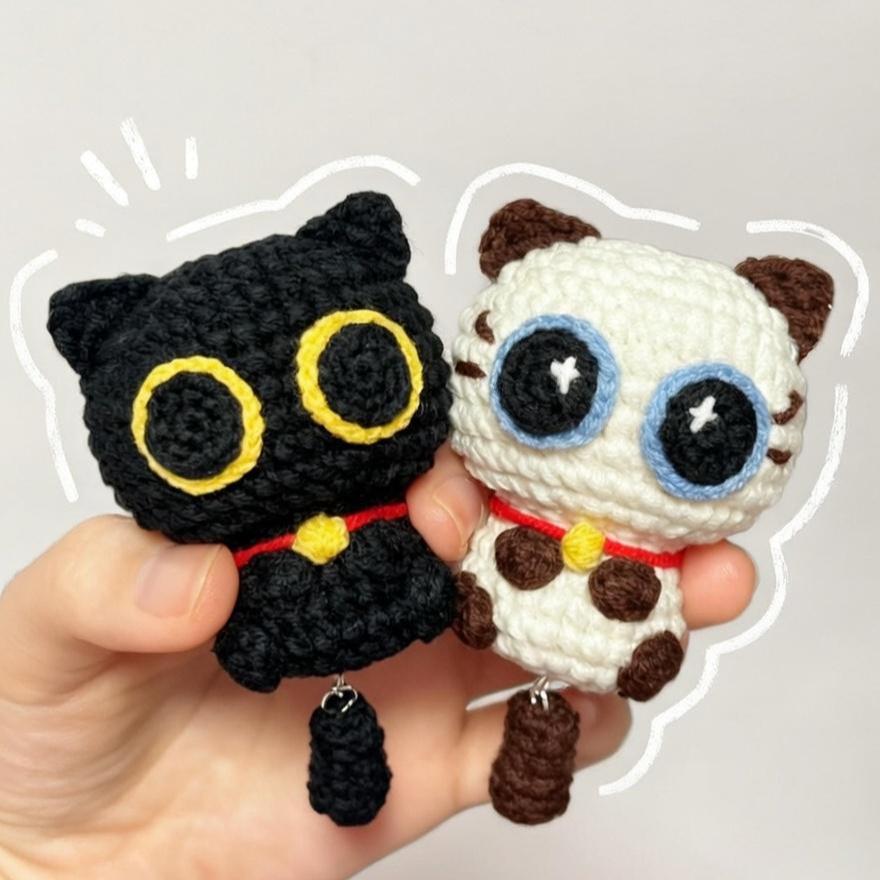 Cat Amigurumi Keychain Bag Charm Crochet Kit