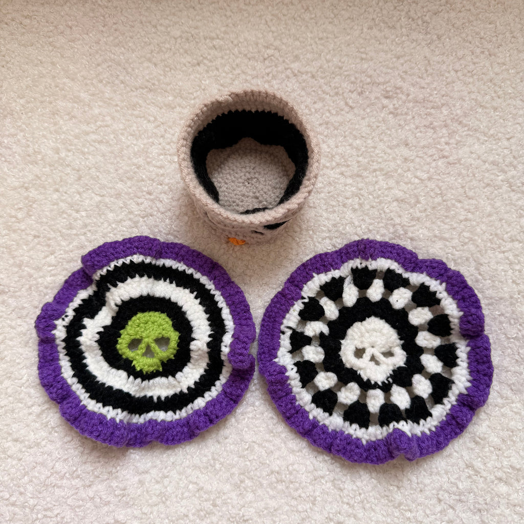 Halloween Skull Coaster Crochet Kit