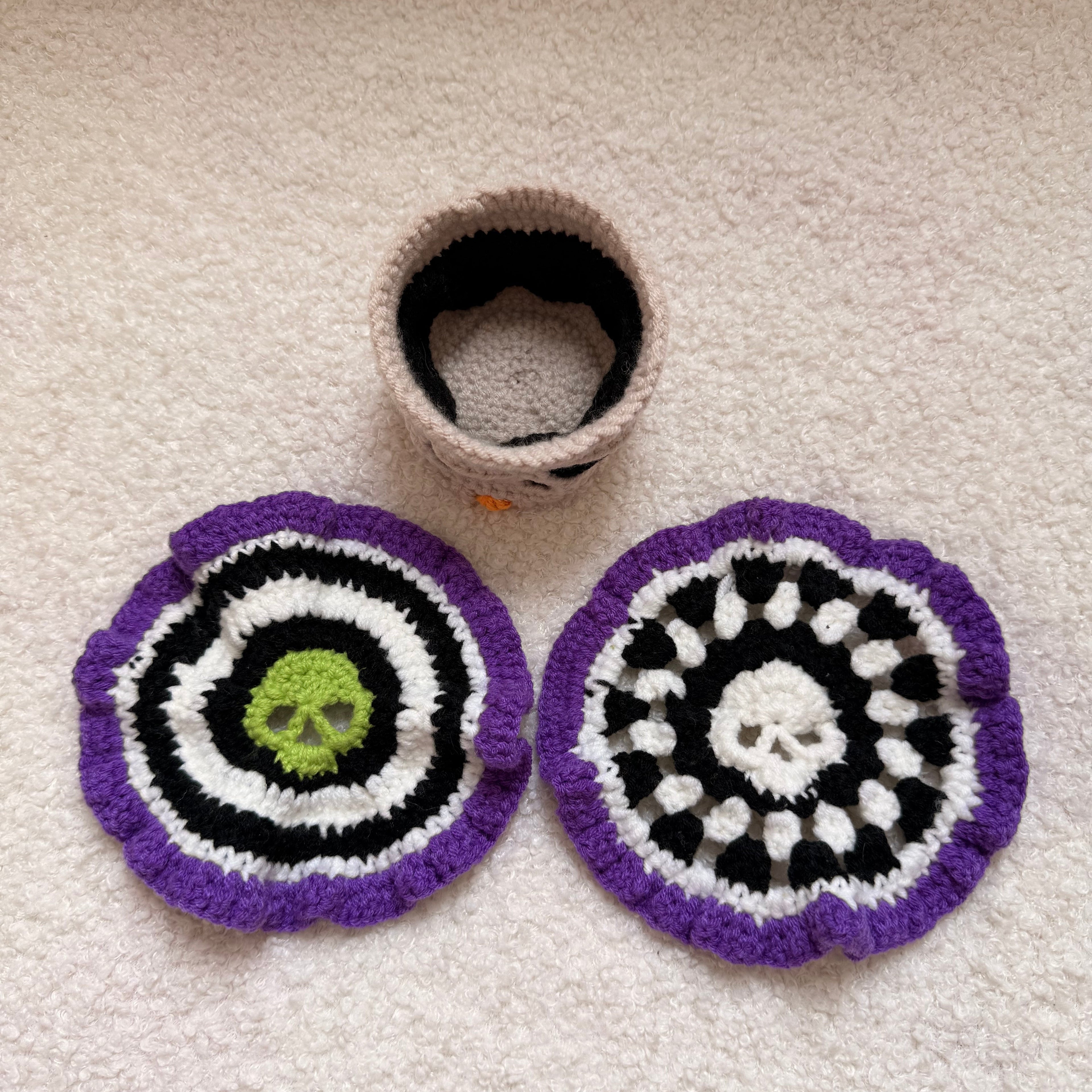 Halloween Skull Coaster Crochet Kit